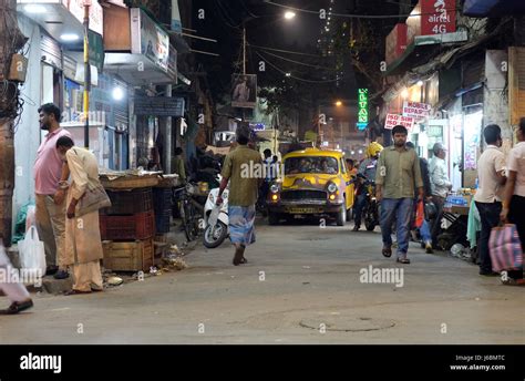 New market night kolkata hi-res stock photography and images - Alamy