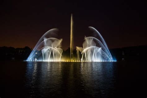 Royal Serenade + Versailles Night Fountains Show | France Tourisme