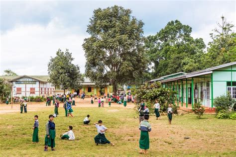 Kinder in Der Schule Auf Myanmar Redaktionelles Stockfoto - Bild von ...