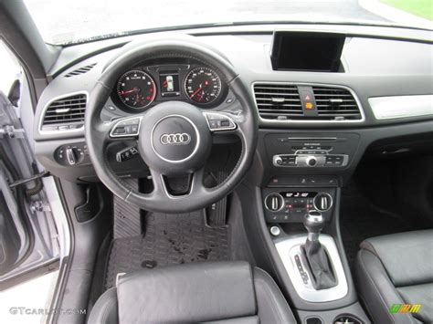 2018 Audi Q3 2.0 TFSI Premium Plus quattro Dashboard Photos | GTCarLot.com