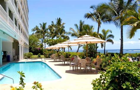 Lahaina Vacation Rentals - Condo - Condo Rentals on Lahaina's Only Beachfront Property - RAL ...