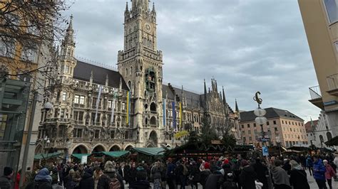 München Christmas Market at Marienplatz ("Münchner Christkindlmarkt") I ...