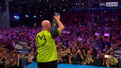 Michael van Gerwen lifts the World Grand Prix trophy! | Darts News ...