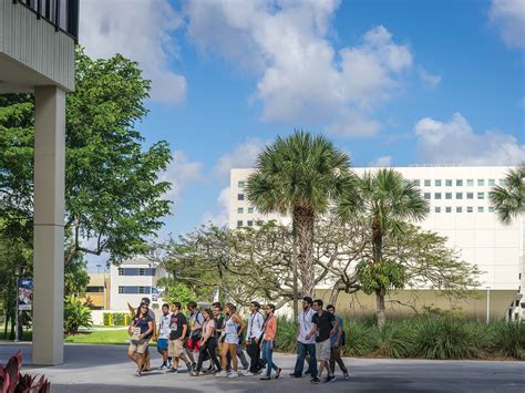 Experience FIU | FIU Admissions