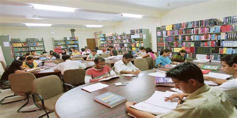 Top 4 libraries in Delhi | Best libraries in Delhi for readers