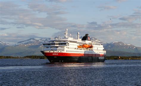 Hurtigruten MS Nordlys Cruise Ship 2024 / 2025