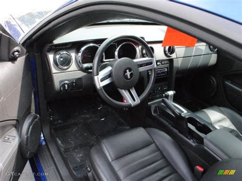 Black Interior 2006 Ford Mustang GT Premium Coupe Photo #48056240 | GTCarLot.com