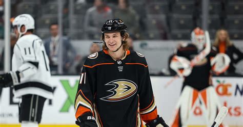 Trevor Zegras, Ducks Agree to 3-Year Contract Worth $5.75M Annually ...