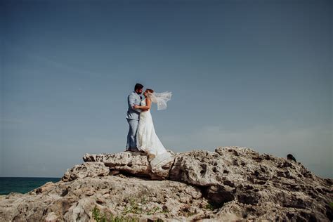 Playa del Carmen Wedding Pictures Elvis Aceff Photographer