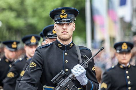 Фото Korps Nationale Reserve. Men In Uniform, Soldiers, Reserve, Warriors, Badass, Dutch, Hot ...