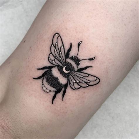 80+ Best Bee Tattoo Designs You’ll Fall in Love with - Saved Tattoo | Bee tattoo, Knee tattoo ...