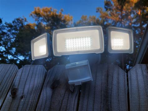 The 5 Best Solar Security Lights for Your Home | Durability Matters