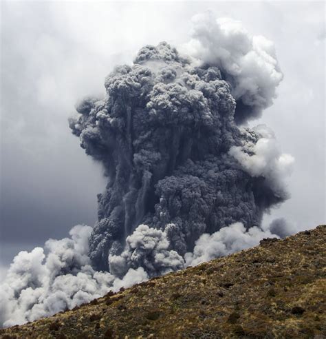 Mount Doom's Neighbor Erupts in New Zealand