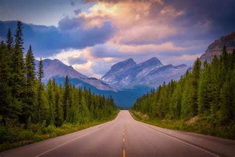 Driving Banff to Jasper on the Icefields Parkway - The Banff Blog