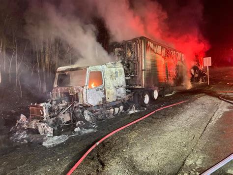 Tractor-trailer catches fire on Interstate 495 | ABC6