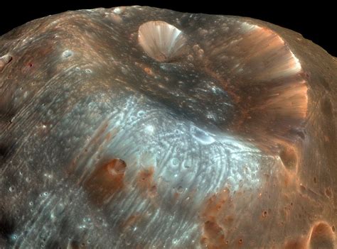 Mars is tearing its moon Phobos into pieces - Business Insider