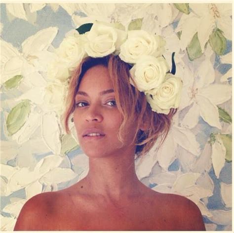 Beyonce's No Makeup Selfie Gets 1 Million Likes