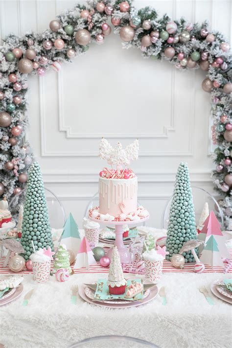 20 Gorgeous Winter Baby Shower Ideas - The Postpartum Party