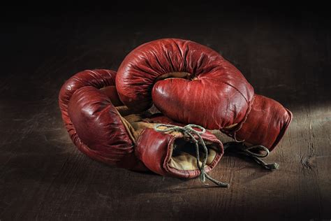 Do Boxing Gloves Do More Damage? (Compared To Bare Fists, Open Hands, And Other Striking ...