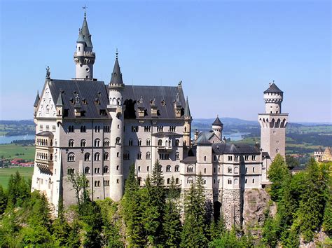 King Ludwig's Neuschwanstein Castle in Bavaria | © all right… | Flickr