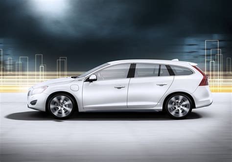 2013 Volvo V60 Plug-in Hybrid | Owner Manual PDF