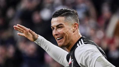 Ronaldo scores second-half hat-trick as Juventus thump Cagliari