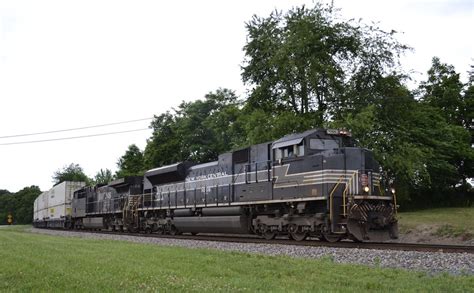 NS 1066 (New York Central RR heritage unit) leading train 203 – B-Line ...