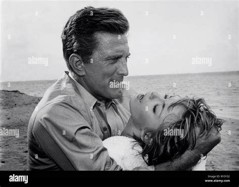 In harm's way kirk douglas hi-res stock photography and images - Alamy