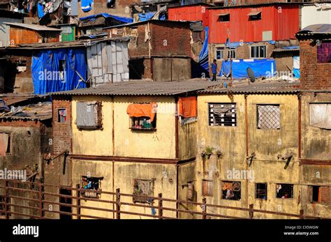 Shanty town / slum houses at Bandra Station, Mumbai, India Stock Photo ...