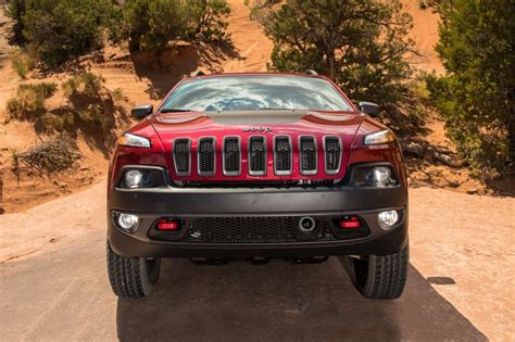 2018 Jeep Cherokee Pictures - 106 Photos | Edmunds