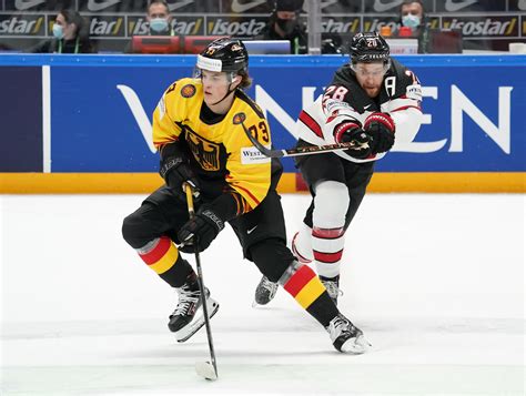 IIHF - Canada suffers third straight loss