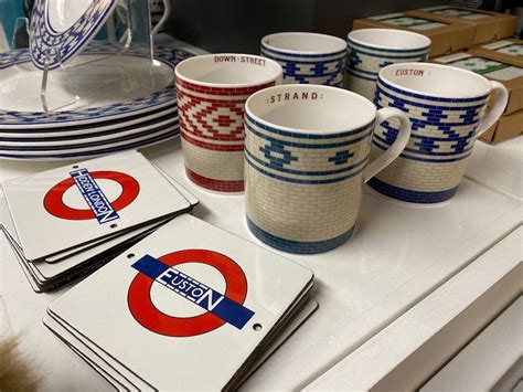 THE ULTIMATE LIST OF THE BEST SOUVENIRS FROM LONDON!