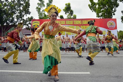 ZAPIN KONTEMPORER RIAU | ANTARA Foto