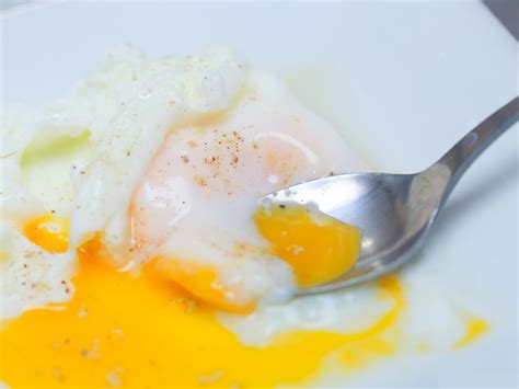 How to Poach an Egg Using a Microwave: 8 Steps (with Pictures)