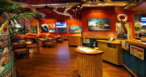 Islands Restaurant Cuperino, CA - TriMark RobertClark Portfolio