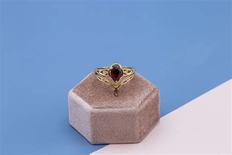 Spinel Gem, Price, and Jewelry Information - Gem Society