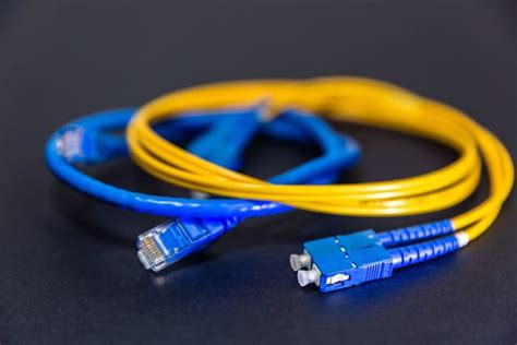 Diferencias entre la fibra monomodo y la fibra multimodo. - SmythSys IT ...