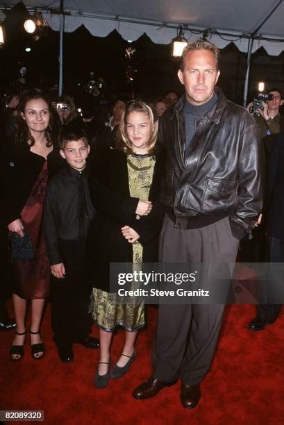 376 Annie Costner Photos & High Res Pictures - Getty Images