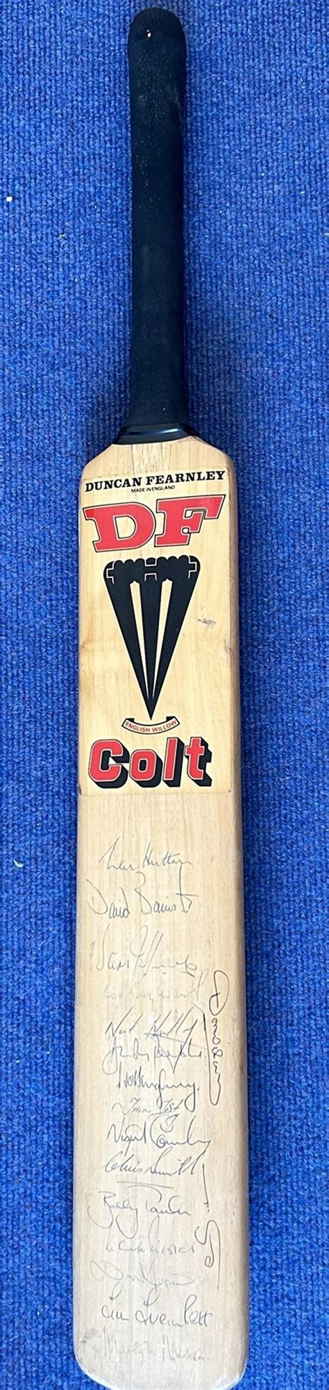 At Auction: Cricket. 17 Signed Duncan Fearnley Cricket Bat. Signed by Len Hutton, David Bairstow ...