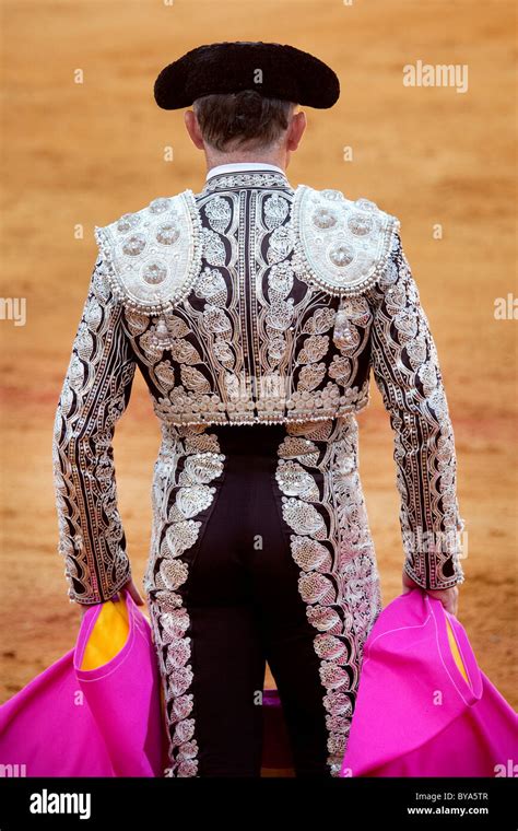 Arriba 51+ imagen mexican bullfighter outfit - Abzlocal.mx