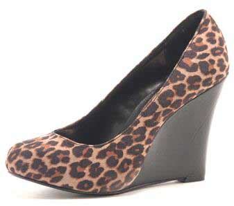 Leopard print wedge shoes from Dorothy Perkins > Shoeperwoman