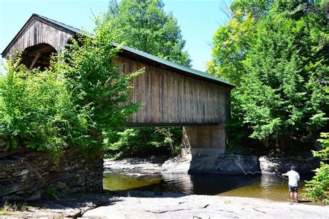 Vermont Covered Bridge | Covered bridges, Vermont, Green mountain