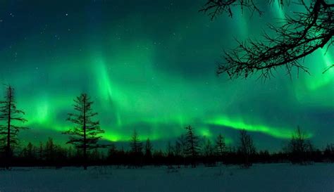 2460x1419 Aurora Borealis Wallpapers HD Wallpaper | Nordlichter wallpaper, Hintergrundbilder ...