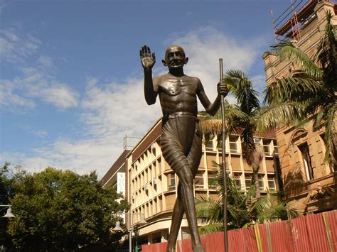 Mahatma Gandhi Statue