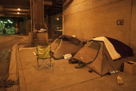 Homeless Chicago couple chooses streets over shelters | Medill Reports Chicago