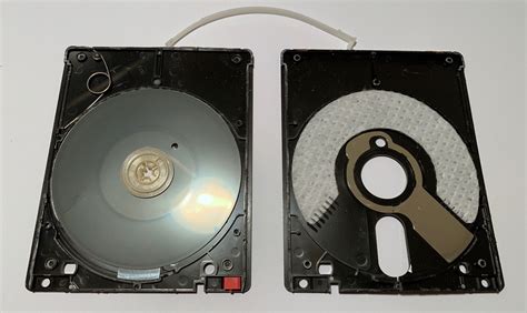 A Look at the Short-Lived 3-Inch Compact Floppy Disk - Byte Cellar