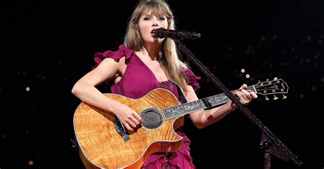 Taylor Swift songwriting class to be offered at Berklee College of Music - CBS Boston