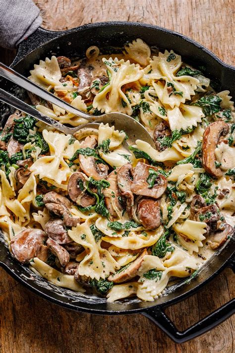 One-Pot Garlic Parmesan Pasta with Spinach and Mushrooms | Mushroom ...