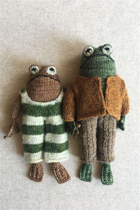 Knitter Kristina McGowan Creates Adorable Knitted Frog And Toad Plushies And You Can Buy A ...