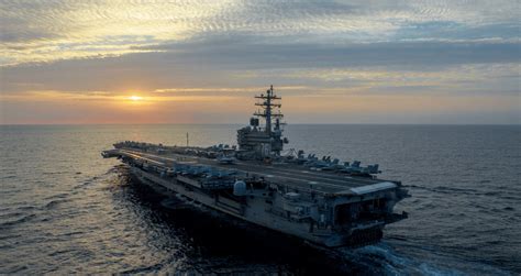 The USS Nimitz aircraft carrier just hit the Persian Gulf to hammer whatever is left of ISIS ...